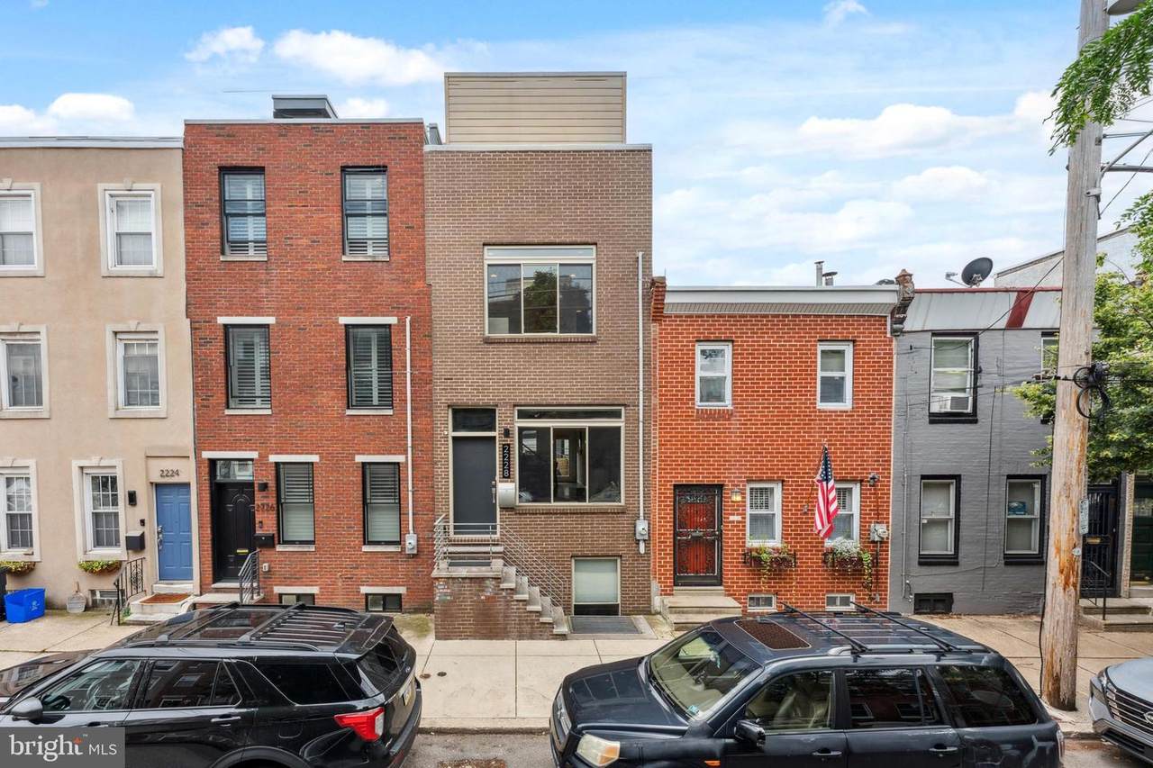 2228 Carpenter Street - Photo 1