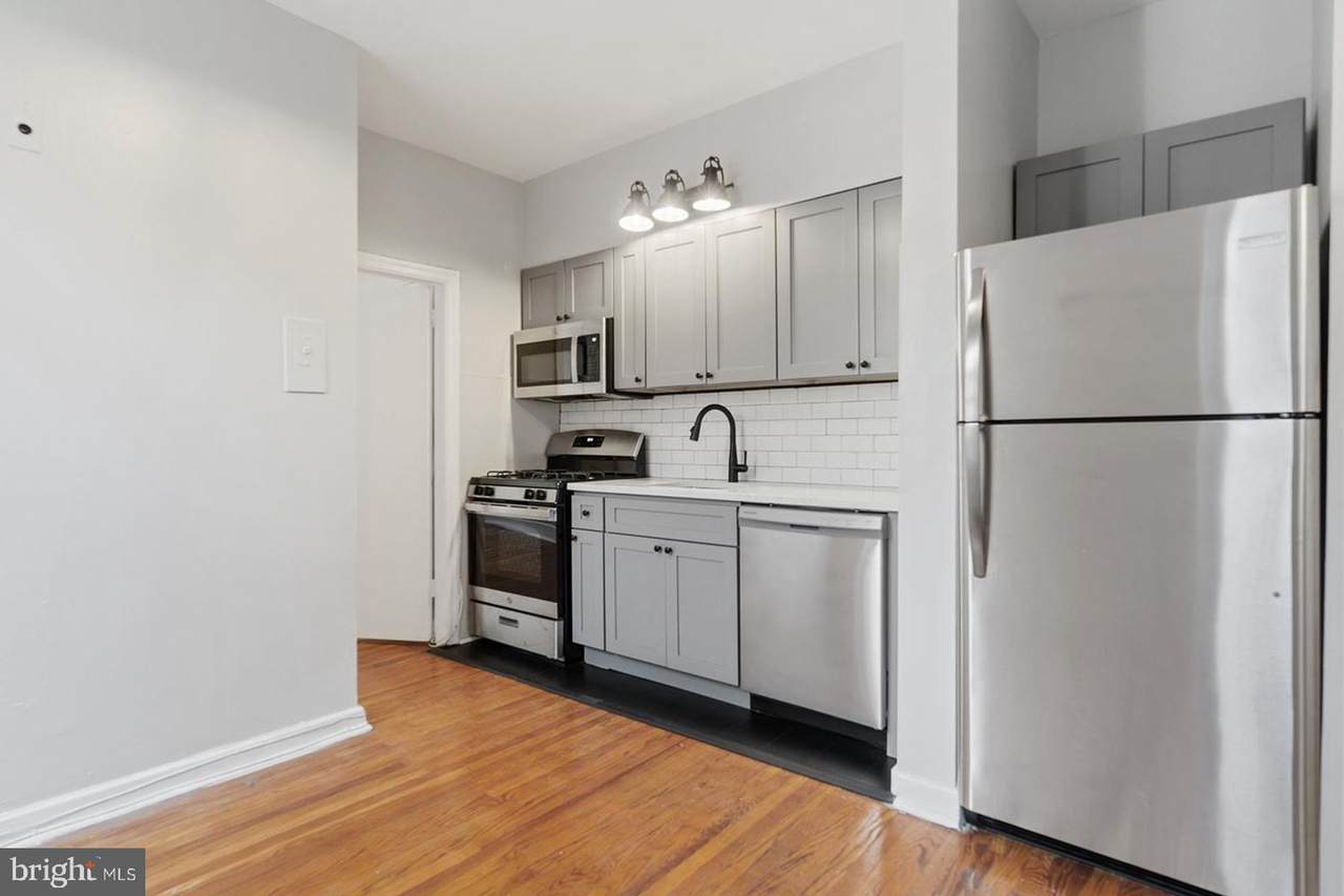 623-25 Pine Street - Photo 1