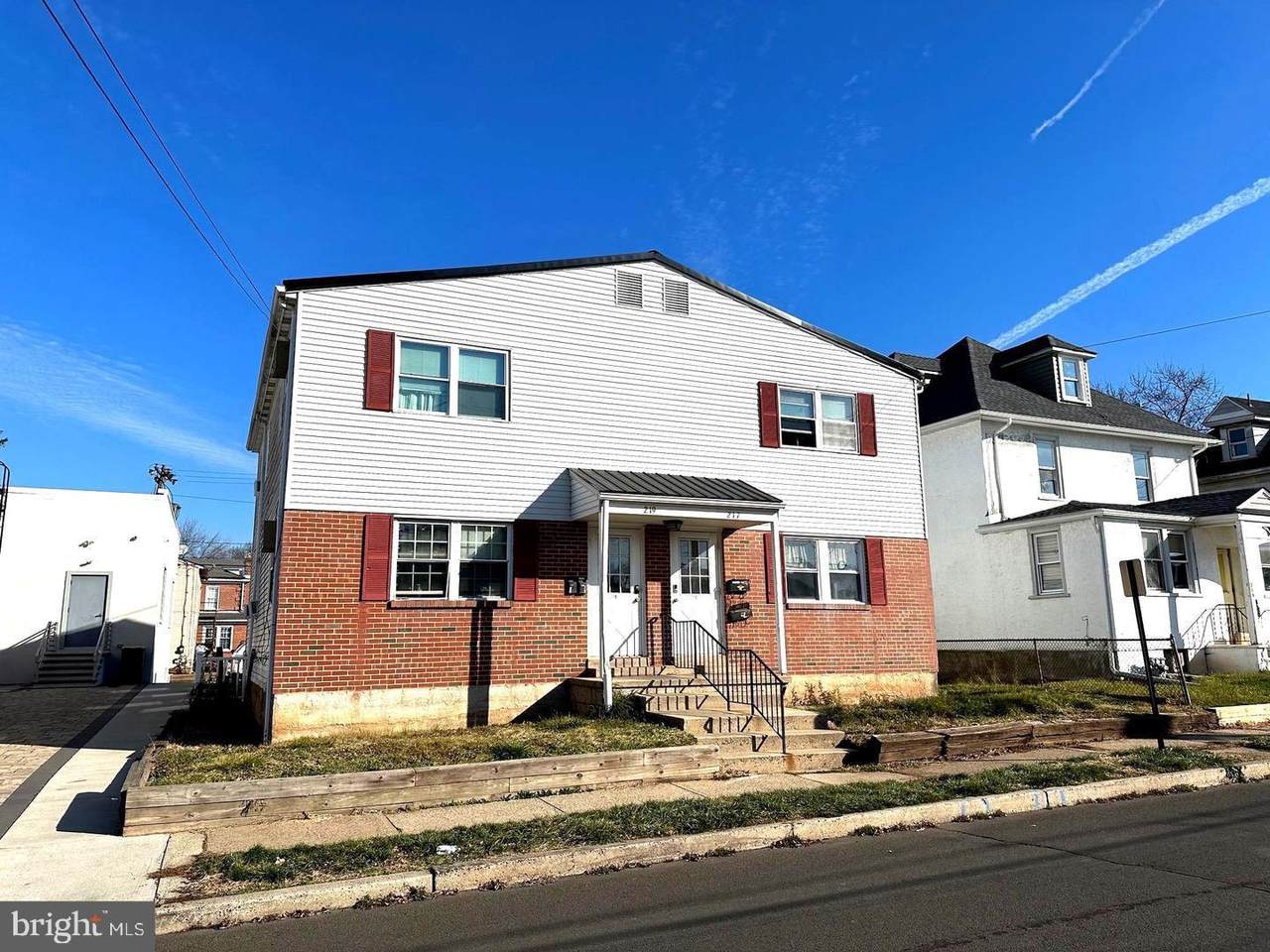 219 Fifth - Photo 1