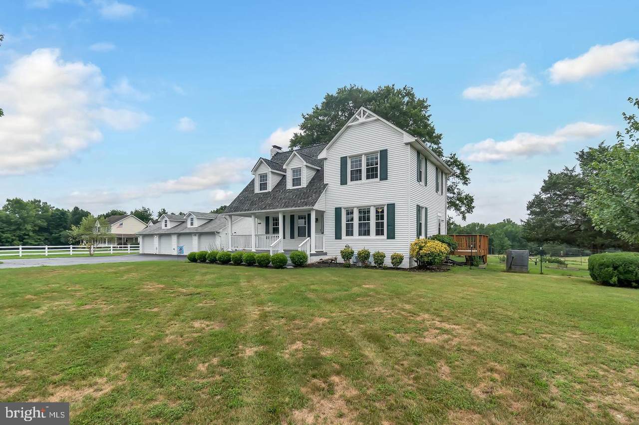 10004 Plank Road - Photo 1