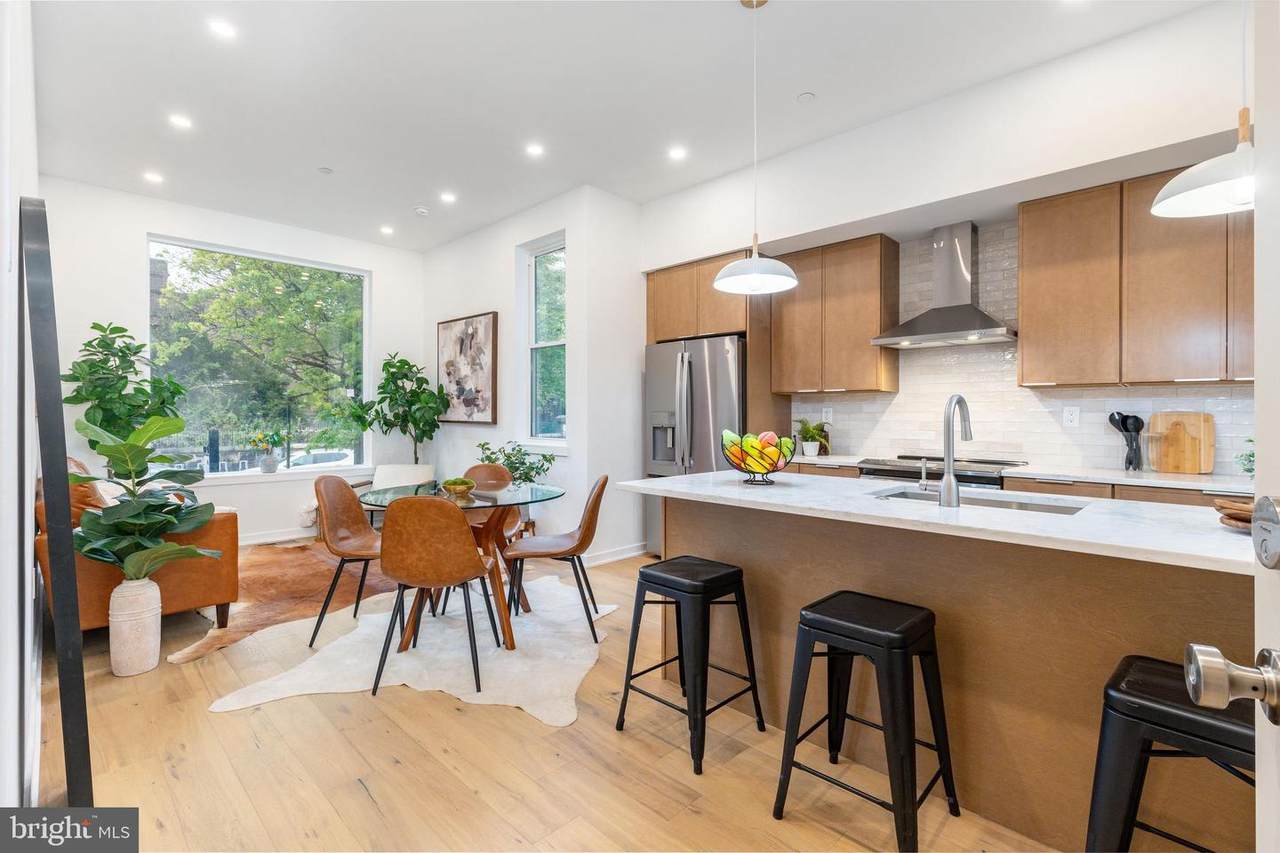 903 Corinthian Avenue - Photo 1