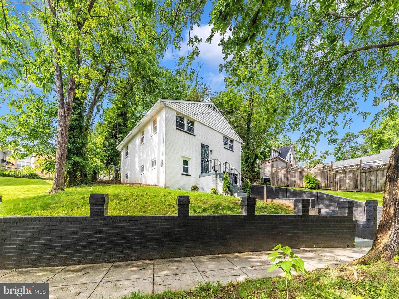 2050 Hamlin Street - Photo 1