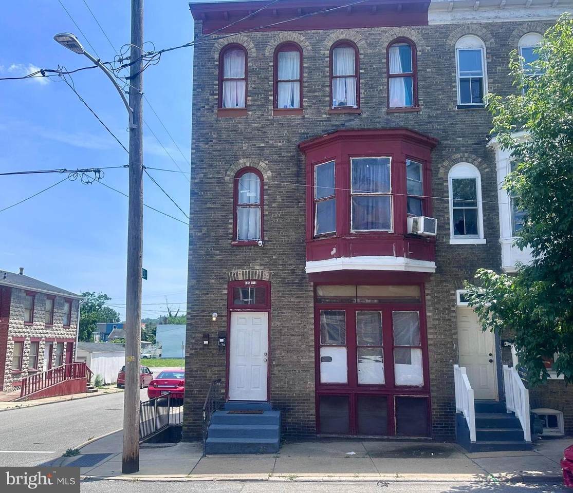 456-1/2 Princess Street - Photo 1