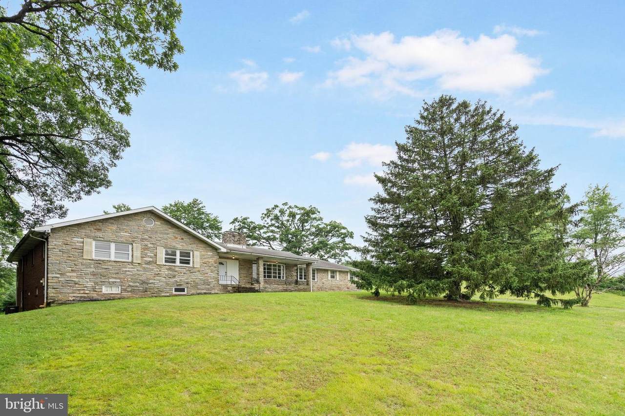 5245 King Avenue - Photo 1