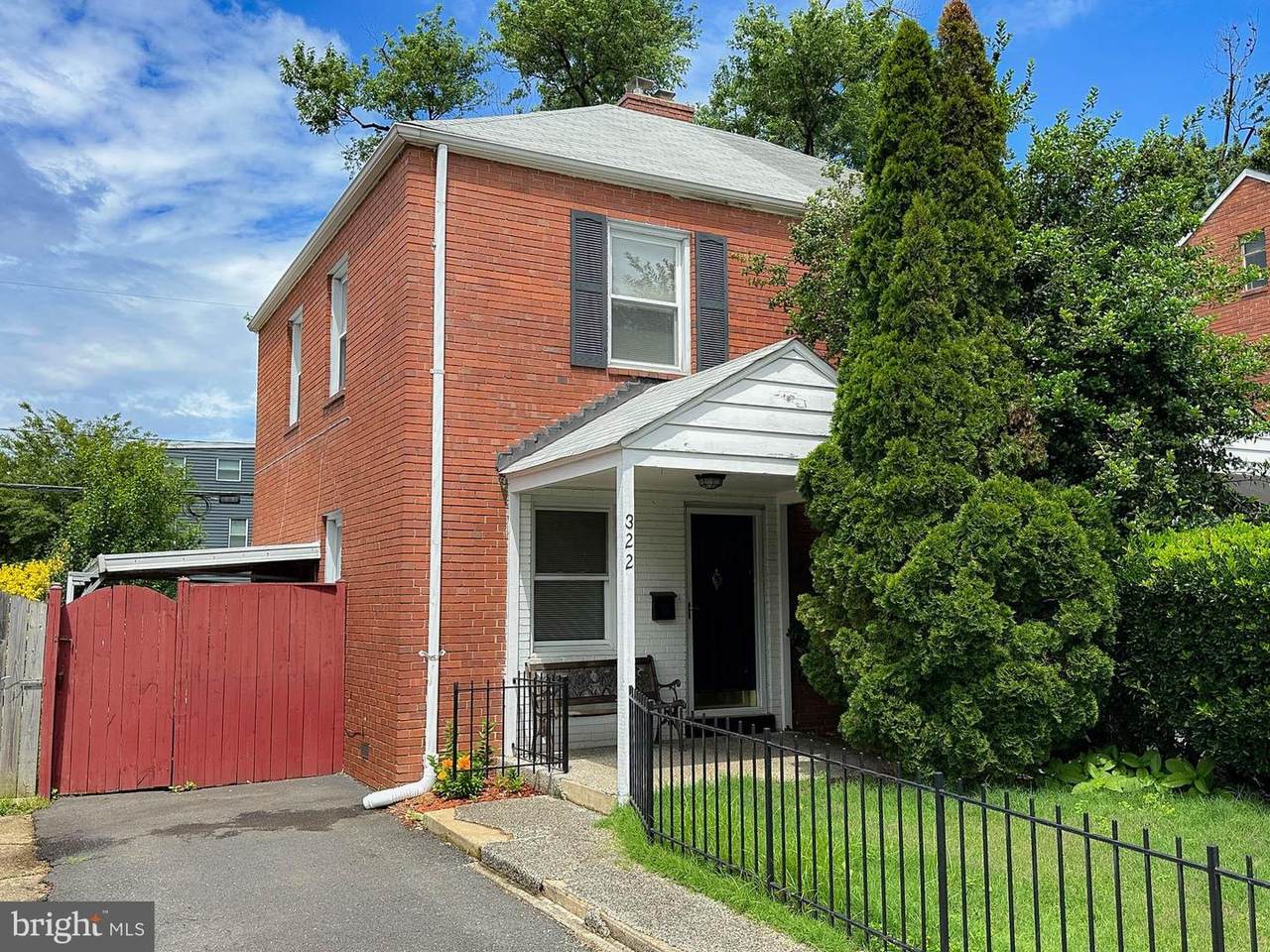 322 Veitch Street - Photo 1