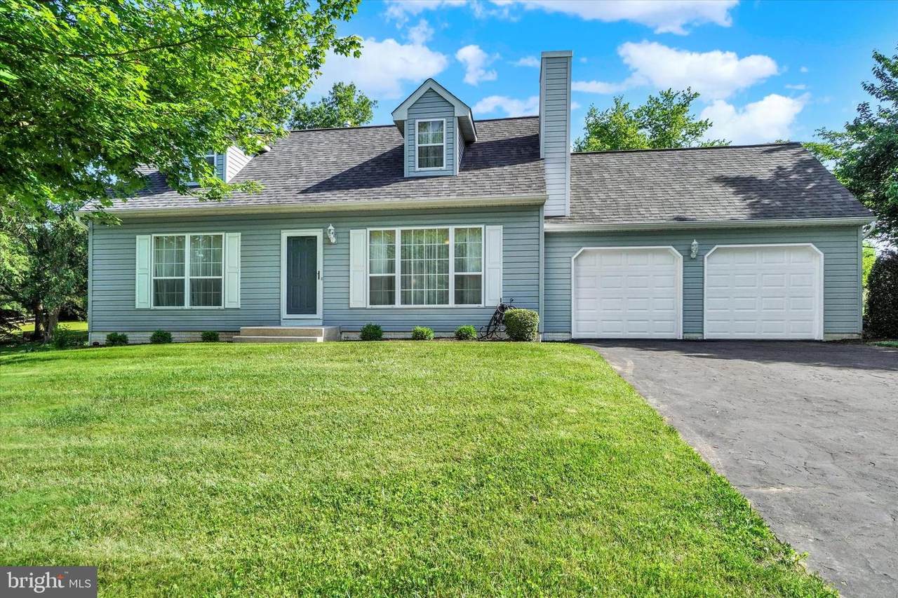 140 Hershey Circle - Photo 1