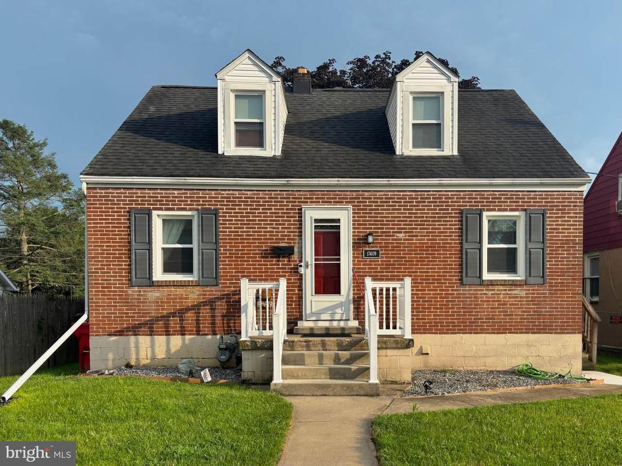 17409 Wolford Avenue - Photo 1