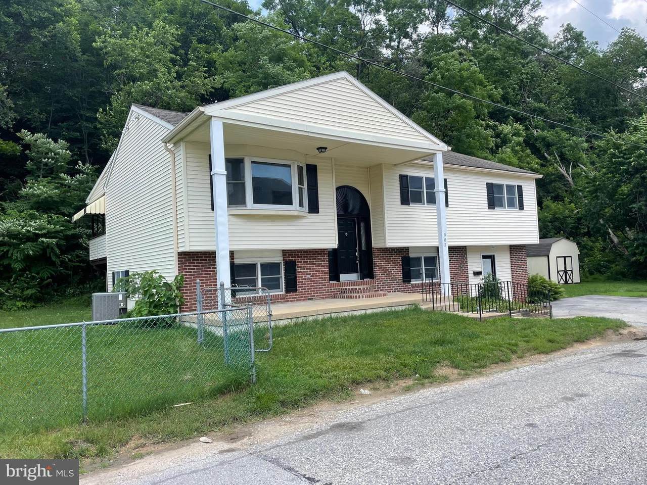 903 Poplar Street - Photo 1