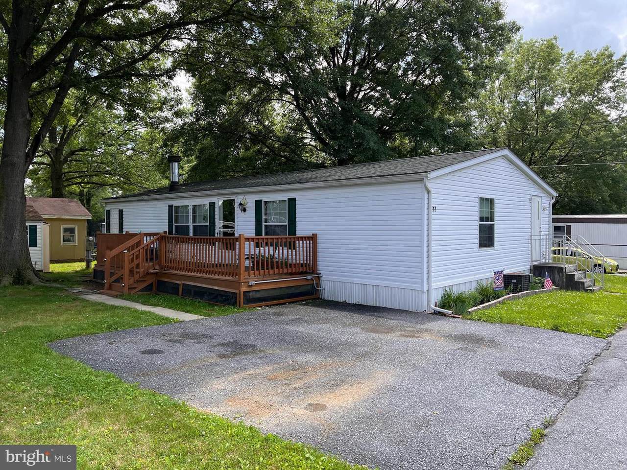 111 Nancy Boulevard - Photo 1