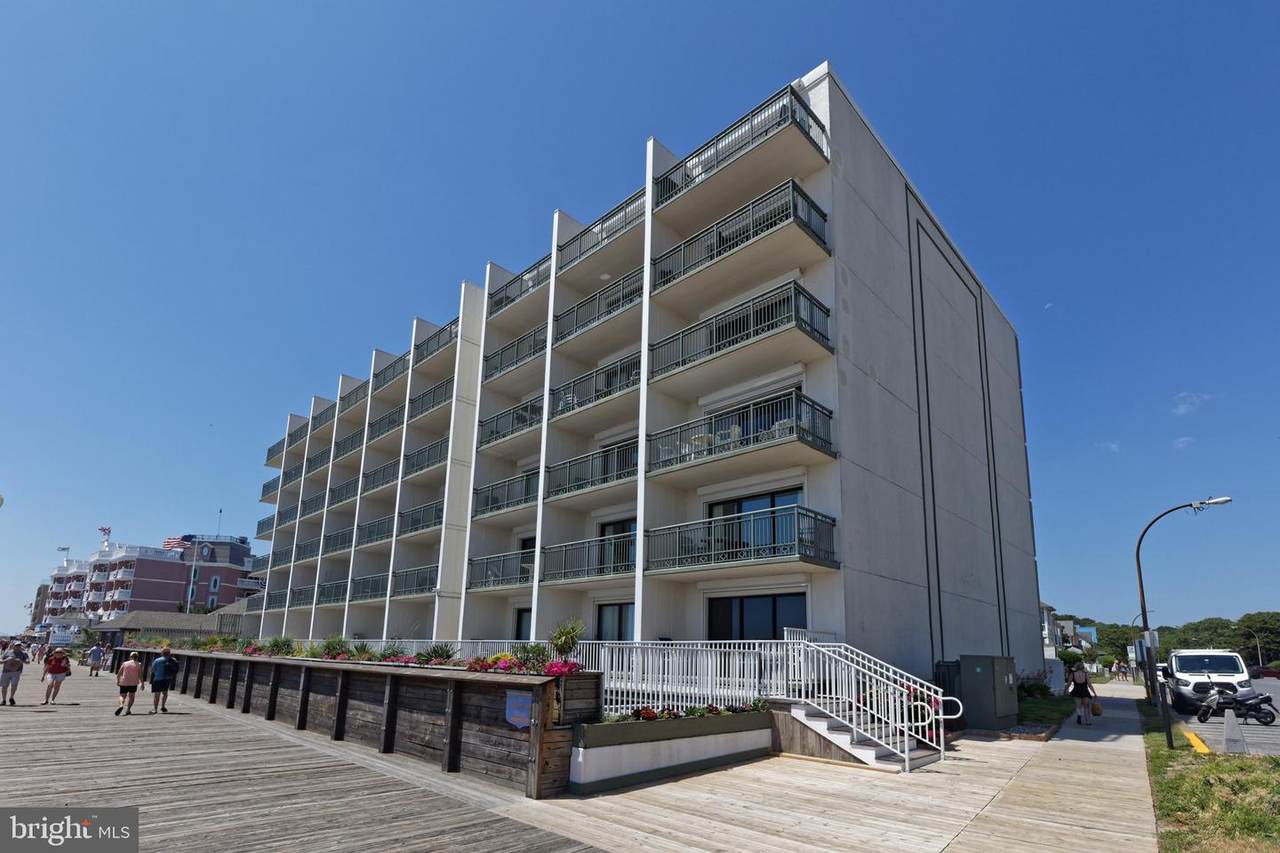 2 Virginia Avenue - Photo 1