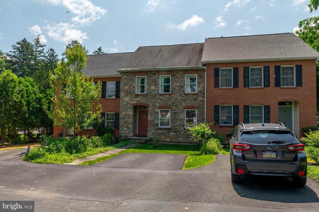 104 Garden Court - Photo 1