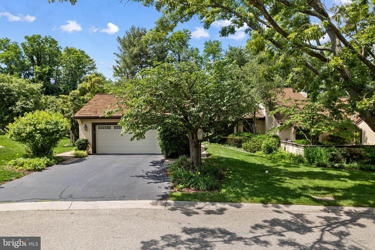 6 Steeplechase Lane - Photo 1