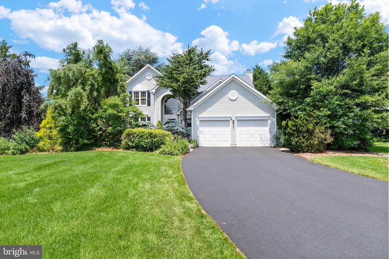 47 Stonehedge Drive - Photo 1