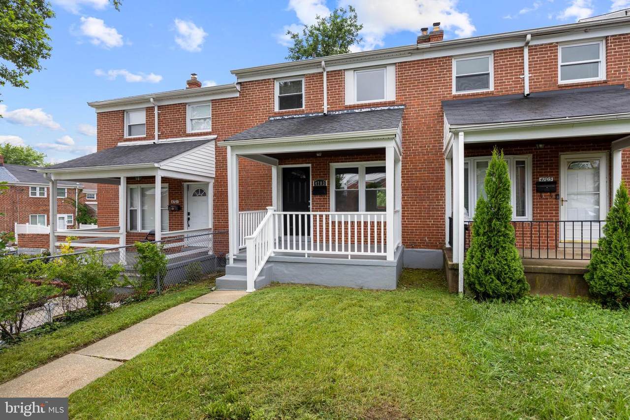 4703 Williston Street - Photo 1