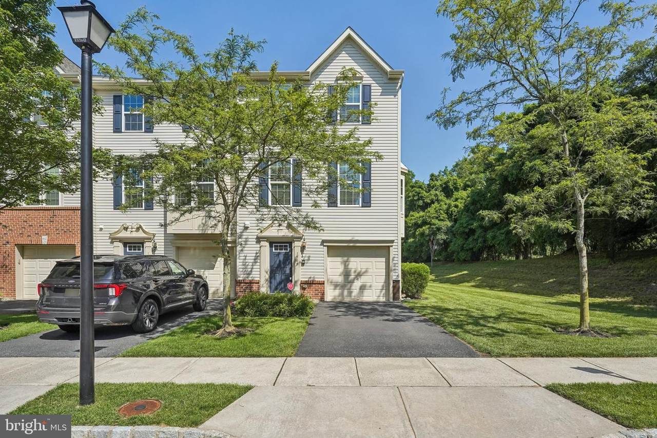1915 Jakob Court - Photo 1