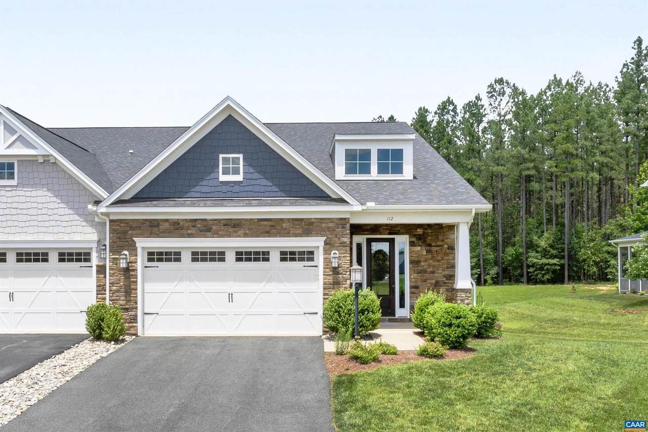 112 Bayberry Ln - Photo 1