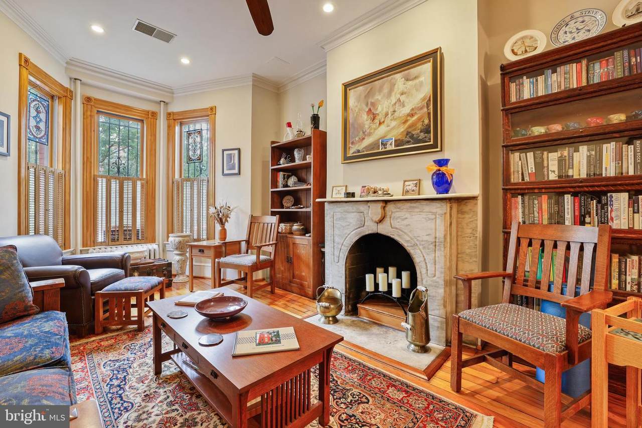 637 Constitution Avenue - Photo 1