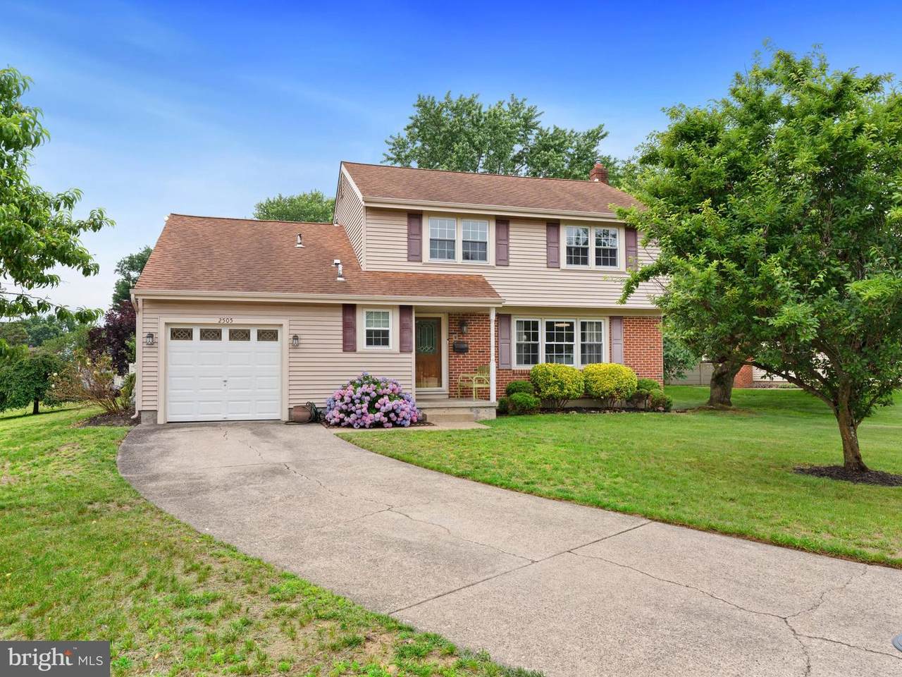 2505 Yellowstone Road - Photo 1