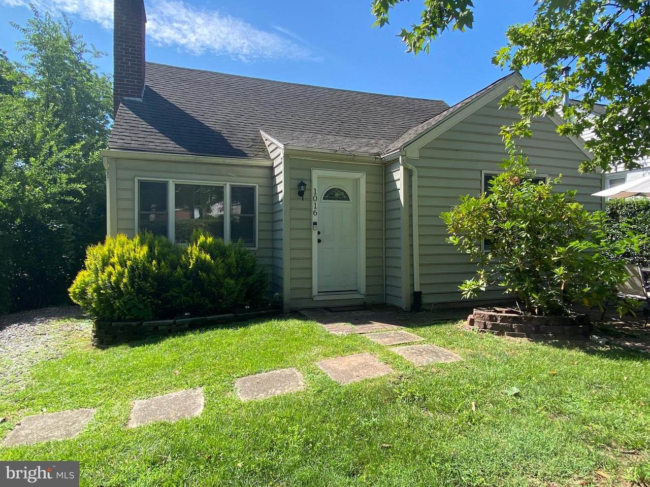 1016 Belmont Avenue - Photo 1