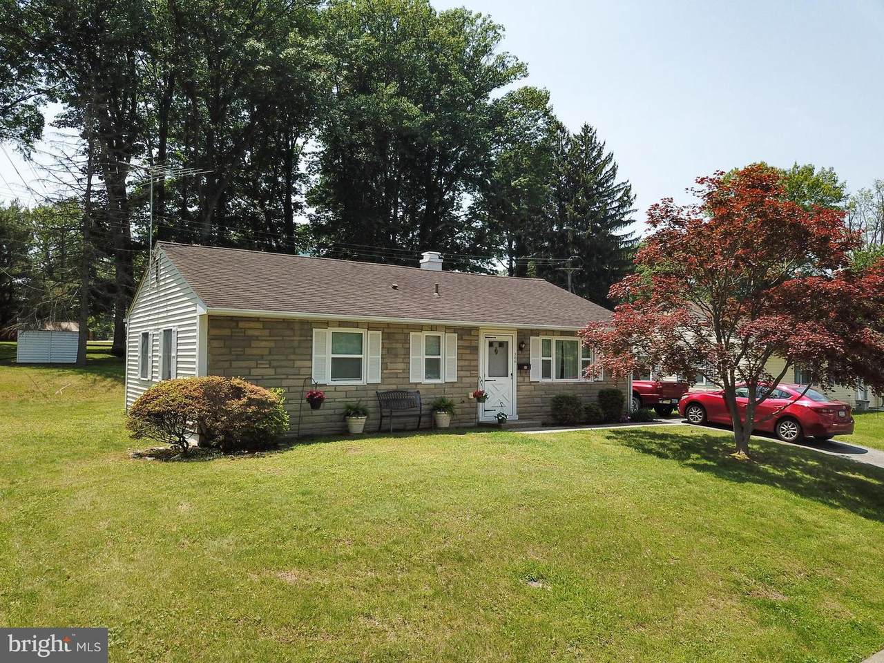 506 Carlisle Avenue - Photo 1