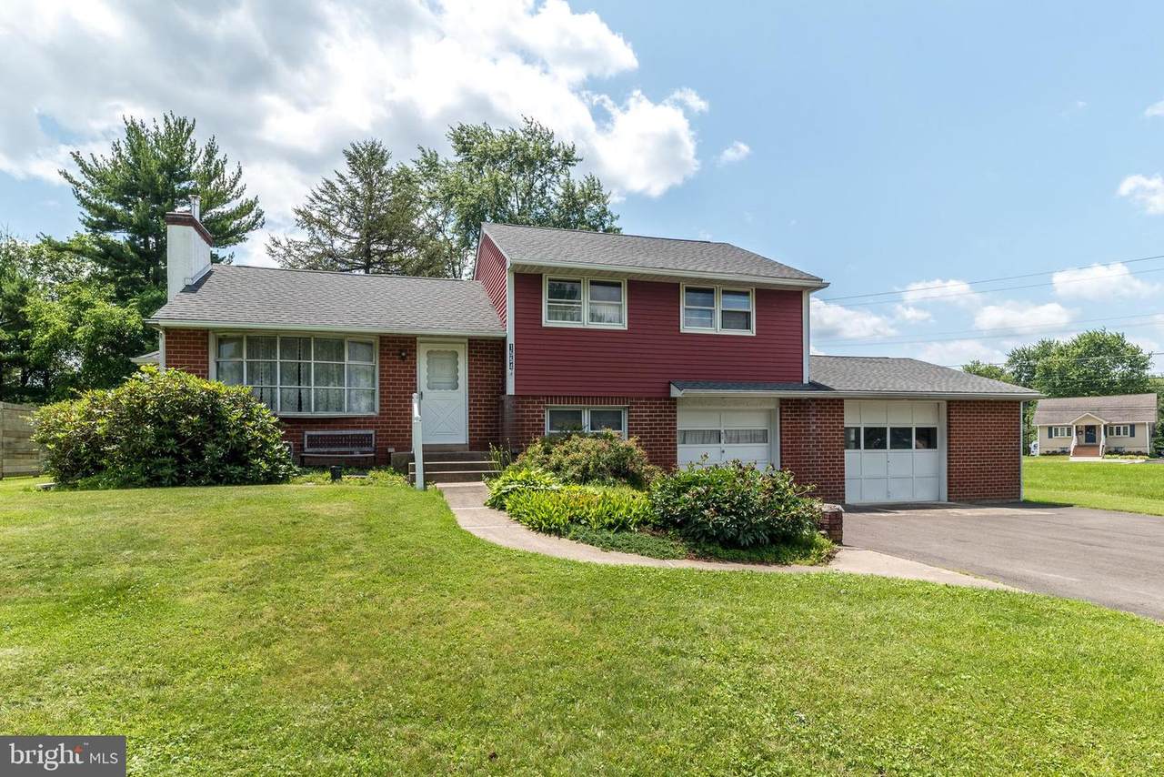 1554 Park Drive - Photo 1