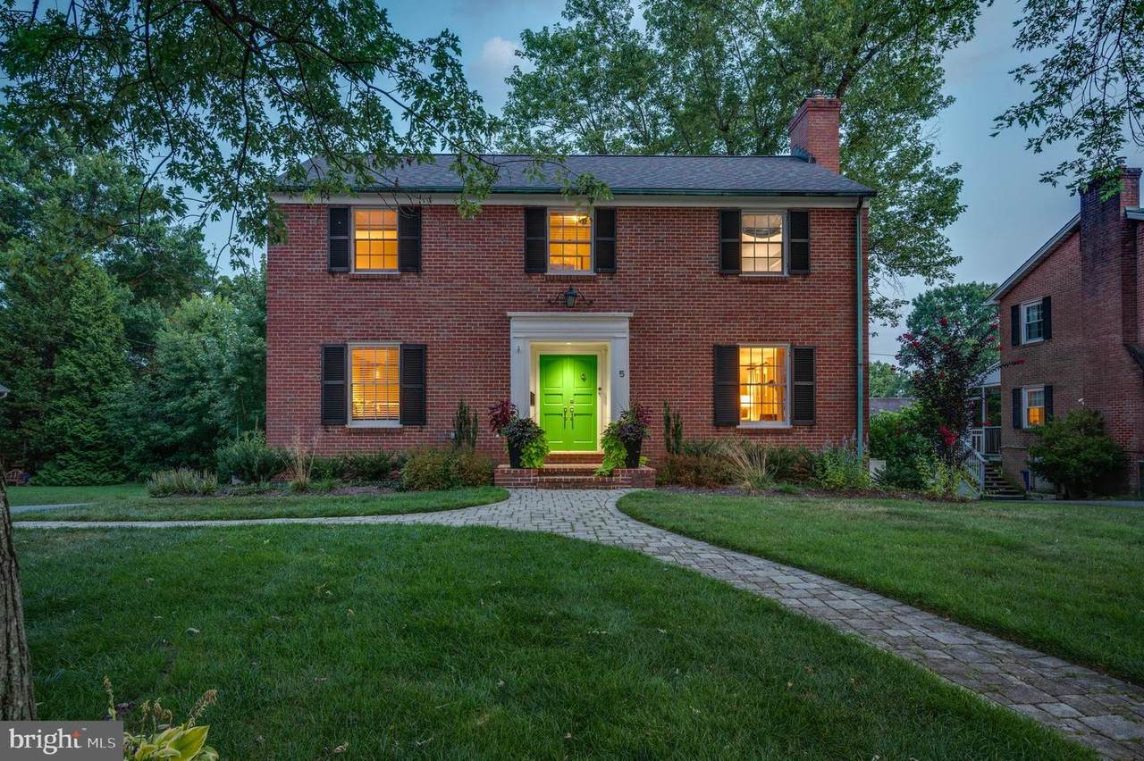 5 W Lake Avenue - Photo 1