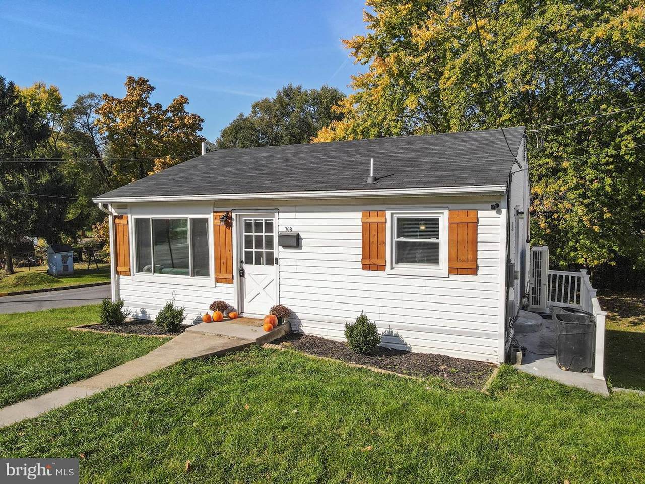 708 3RD Street - Photo 1