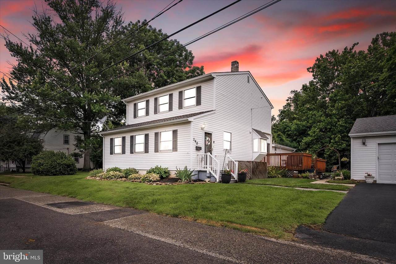 140 Grandview Avenue - Photo 1