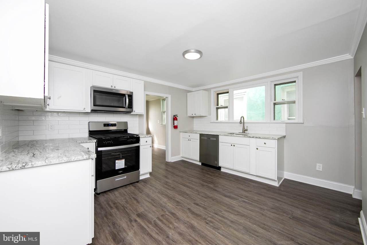 216 Somerset Street - Photo 1