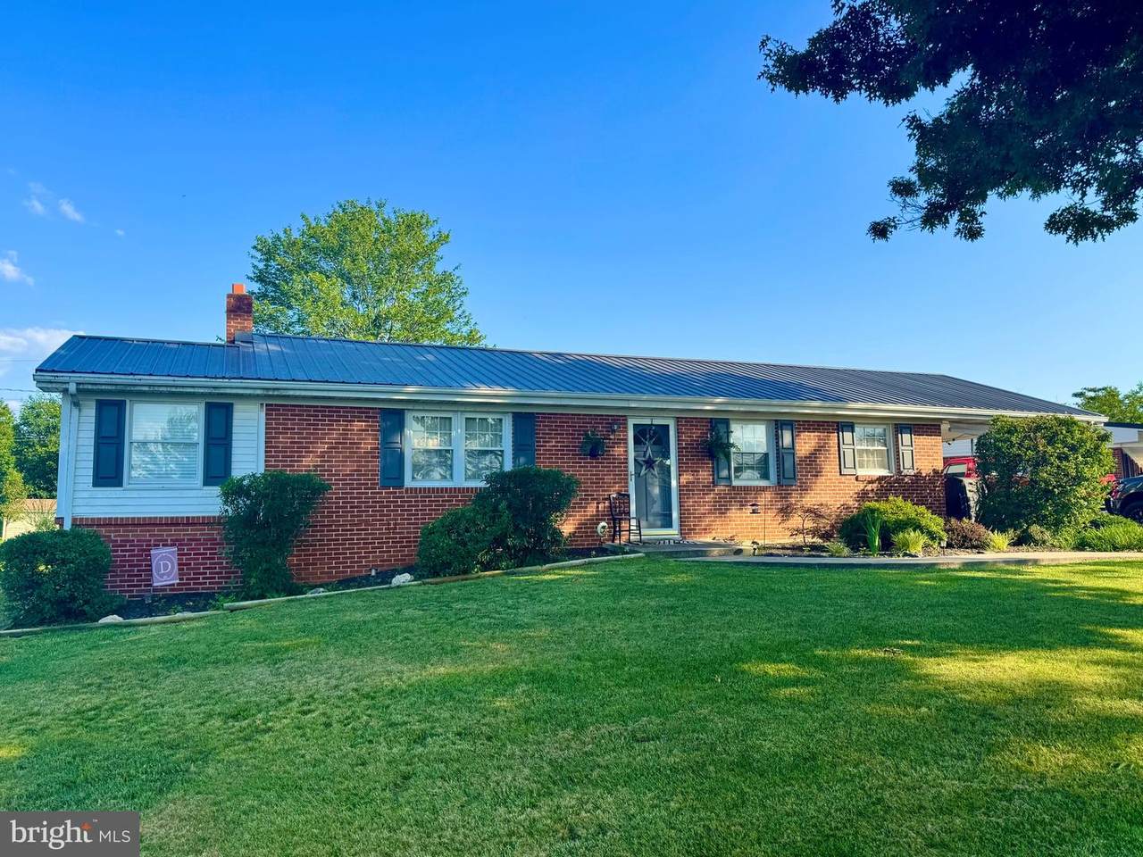 81 Sunset Drive - Photo 1
