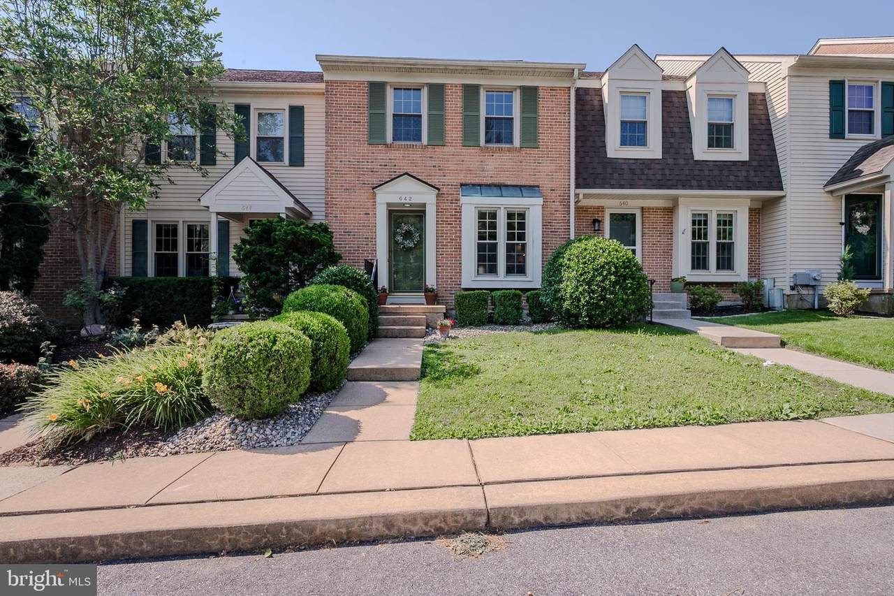 642 Lamplighter Way - Photo 1