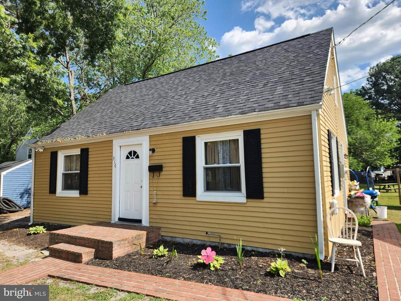 310 Princeton Avenue - Photo 1