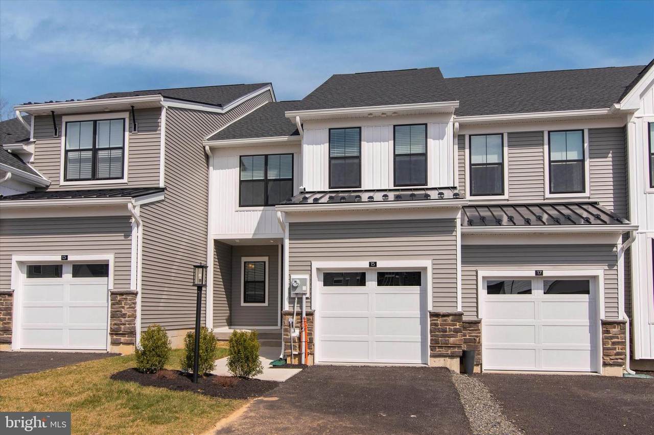 15 Tamarack Cir - Photo 1