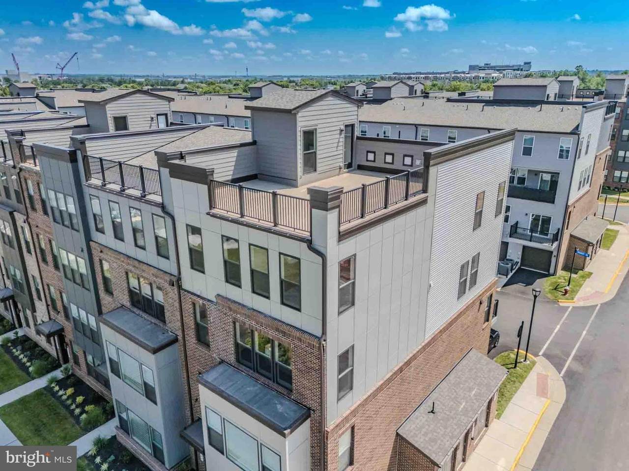 43730 Transit Square - Photo 1
