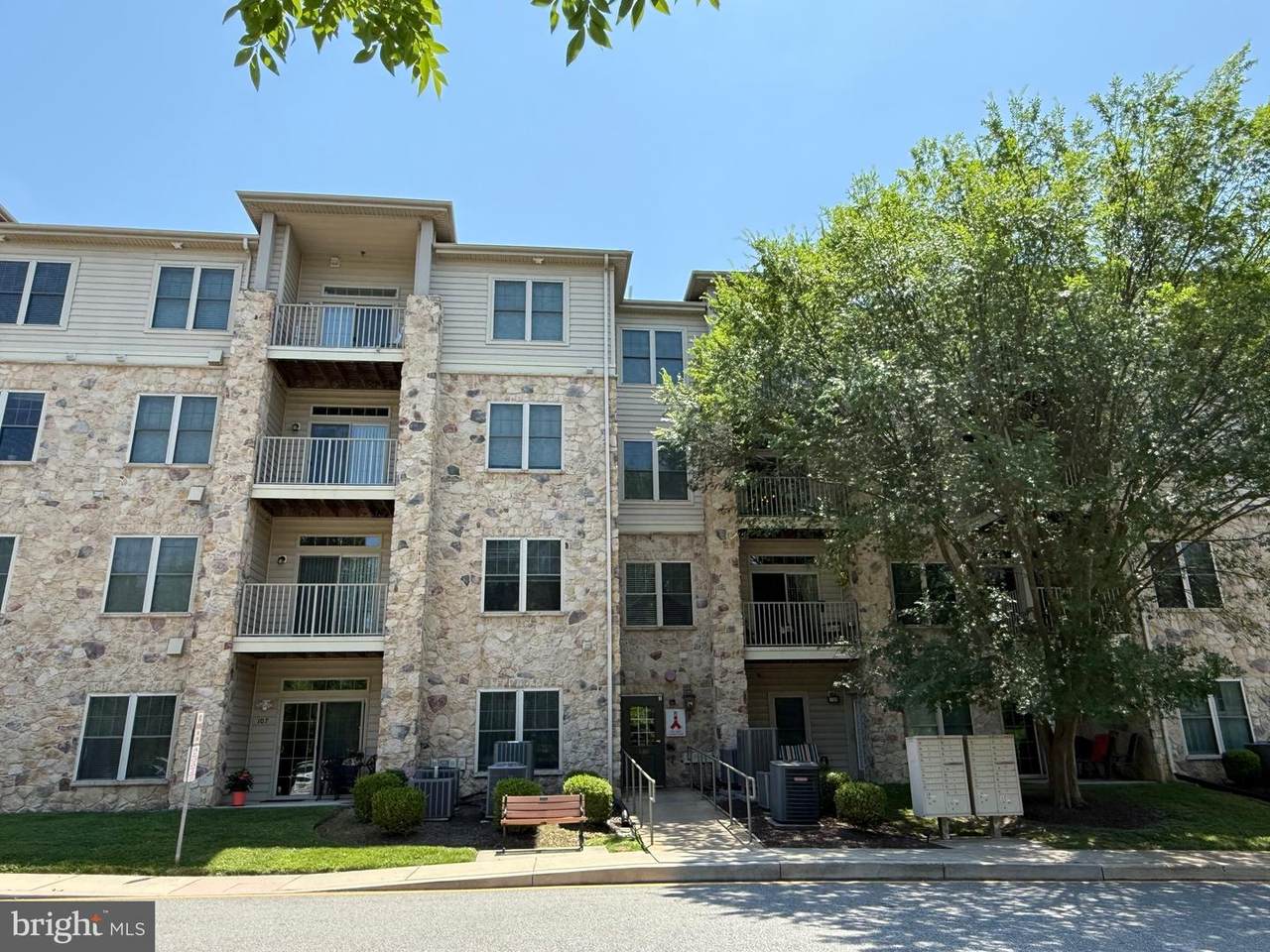 3000-UNIT Fountainview Circle - Photo 1