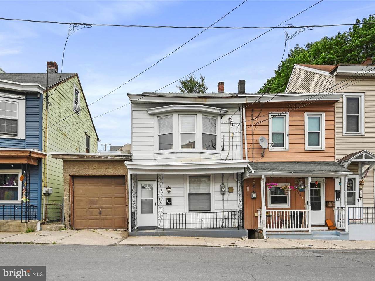 328 12TH Street - Photo 1