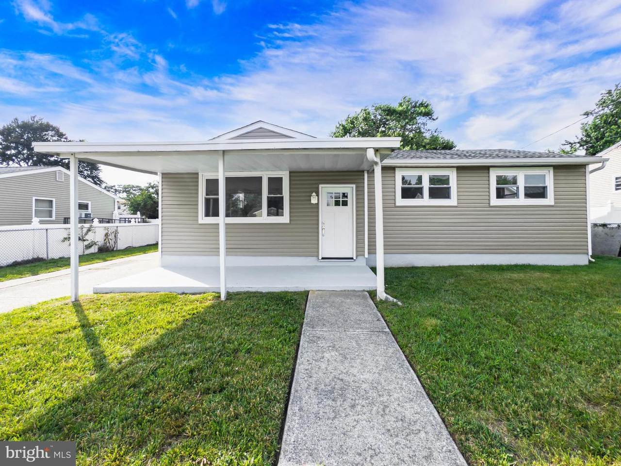 707 New Maple Road - Photo 1