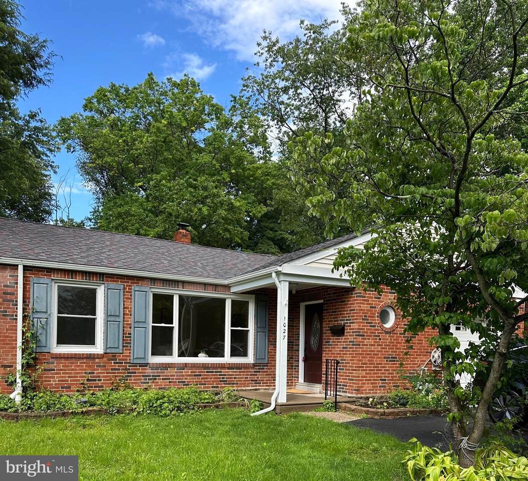 1027 Edann Road - Photo 1