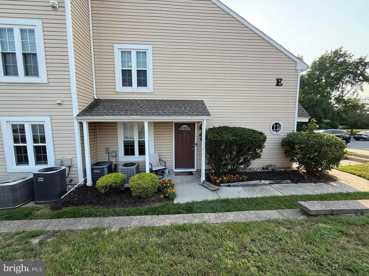 735 Sedgewick Court - Photo 1