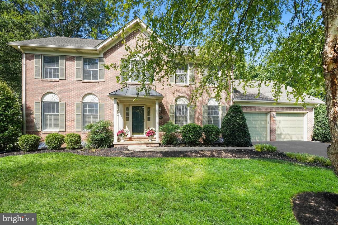 245 Braeburn Circle - Photo 1