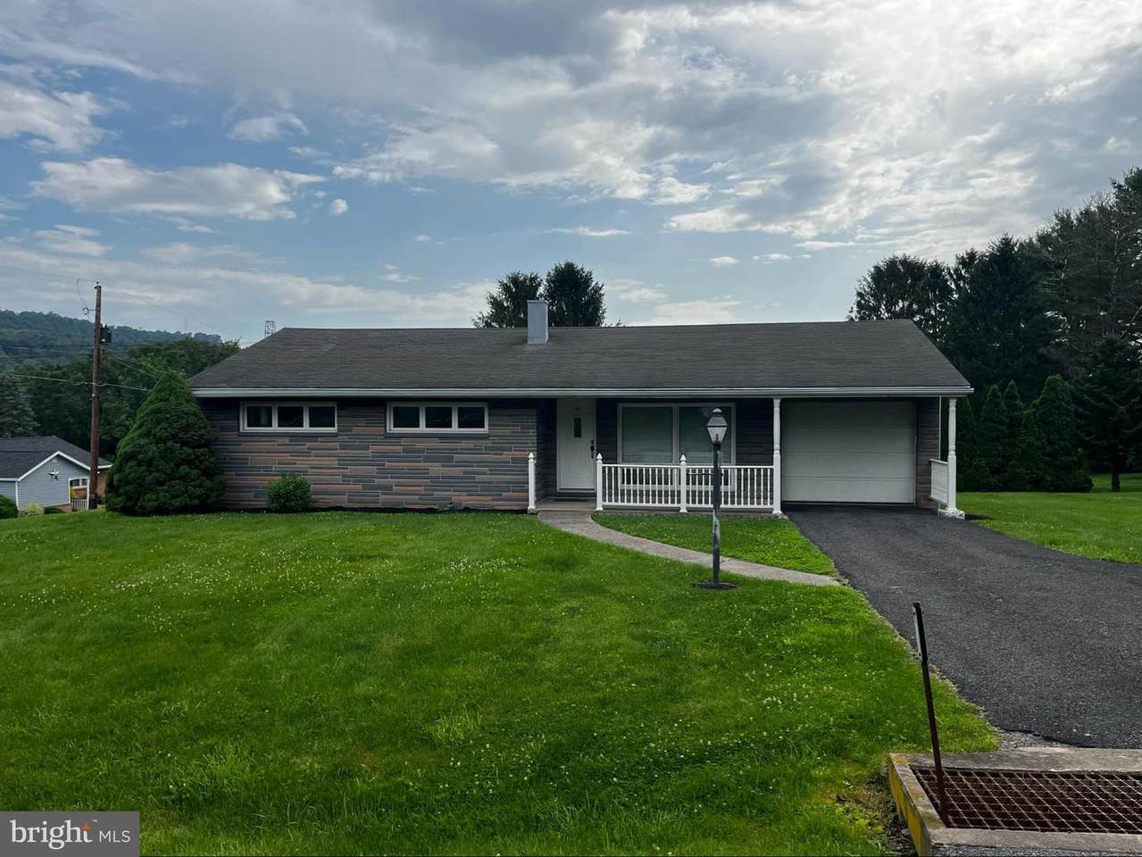 27 King Drive - Photo 1