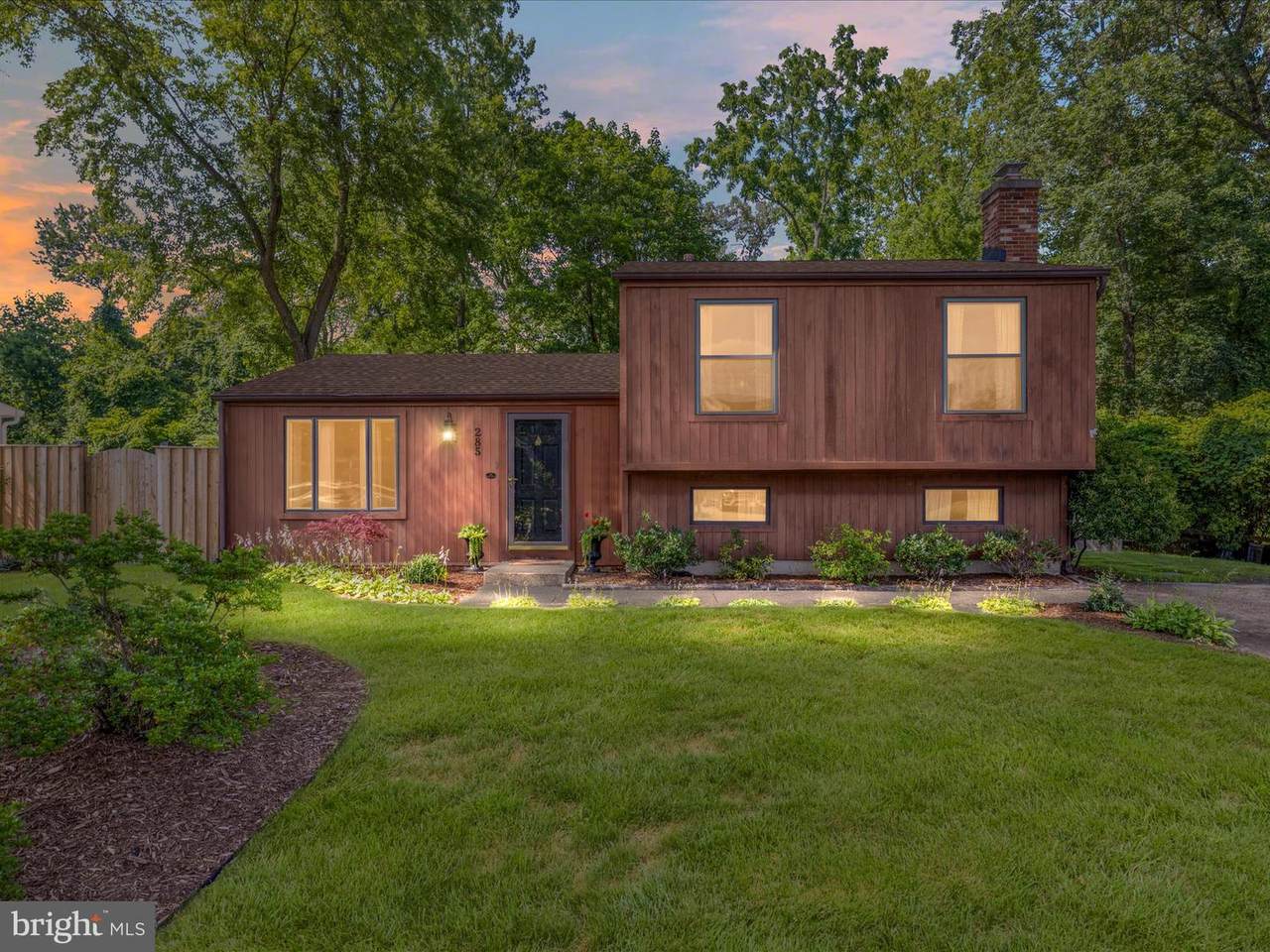 285 Laguna Circle - Photo 1