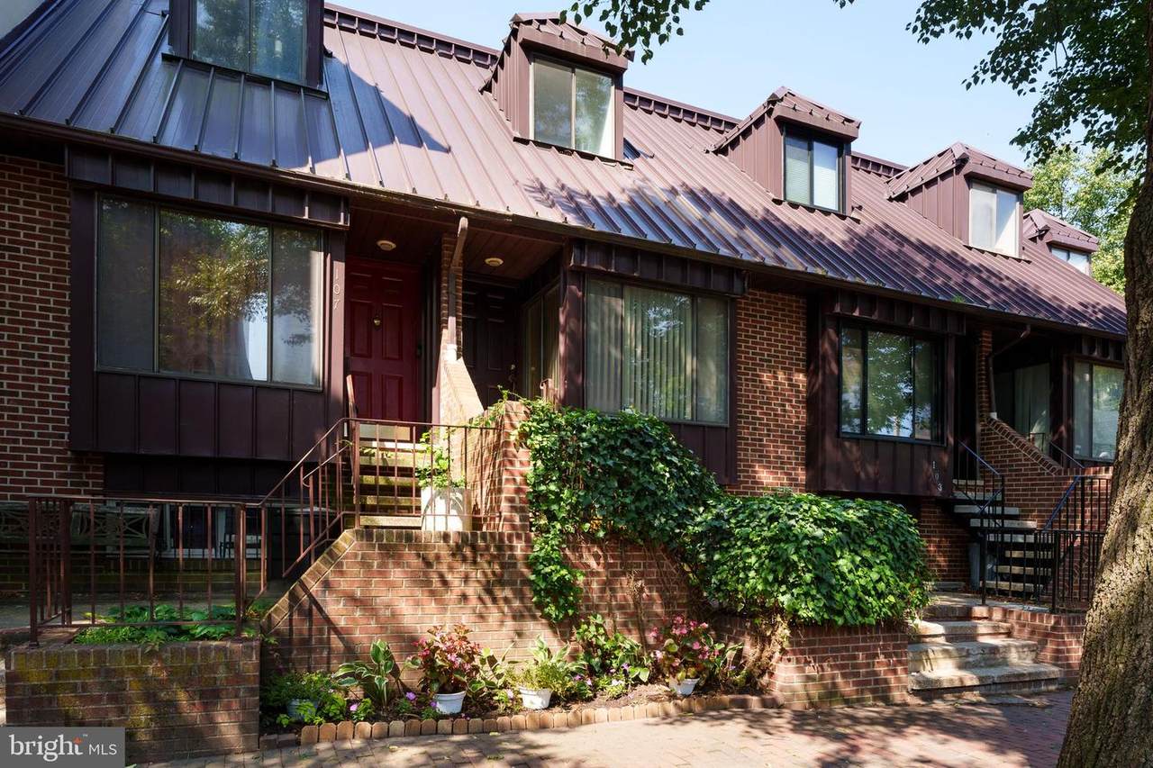105 Jackson Street - Photo 1