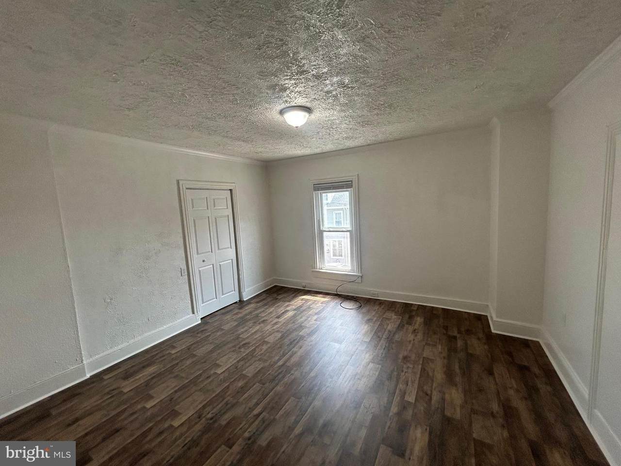 402 4TH Street - Photo 1