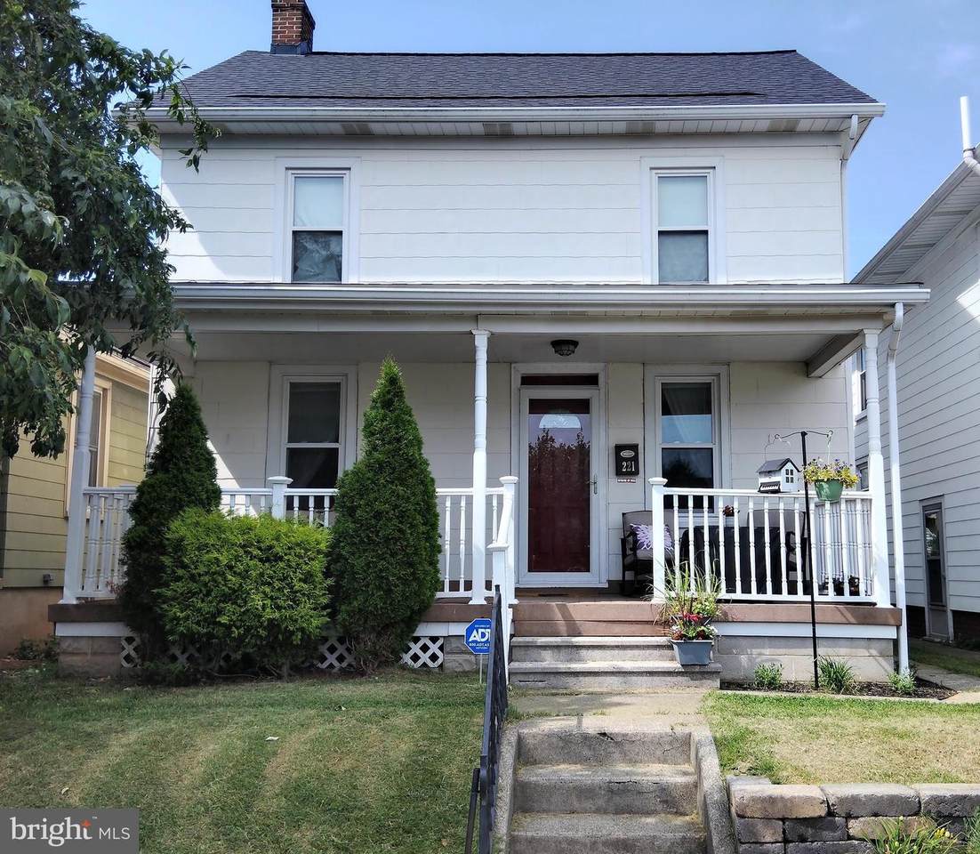 221 Princess Street - Photo 1