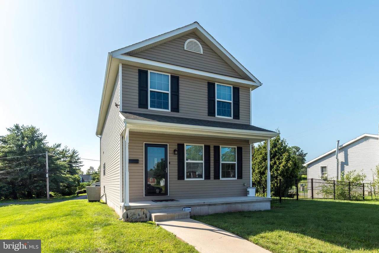 883 Hanover Street - Photo 1