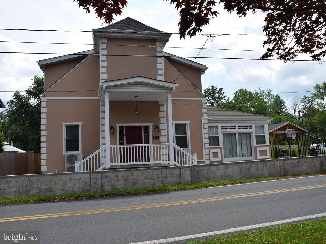 5021 Harney Road - Photo 1