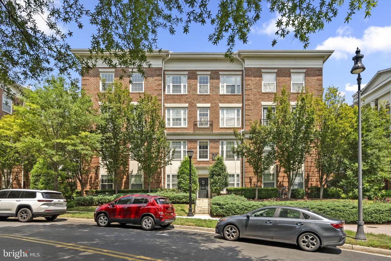 27 Booth Street - Photo 1