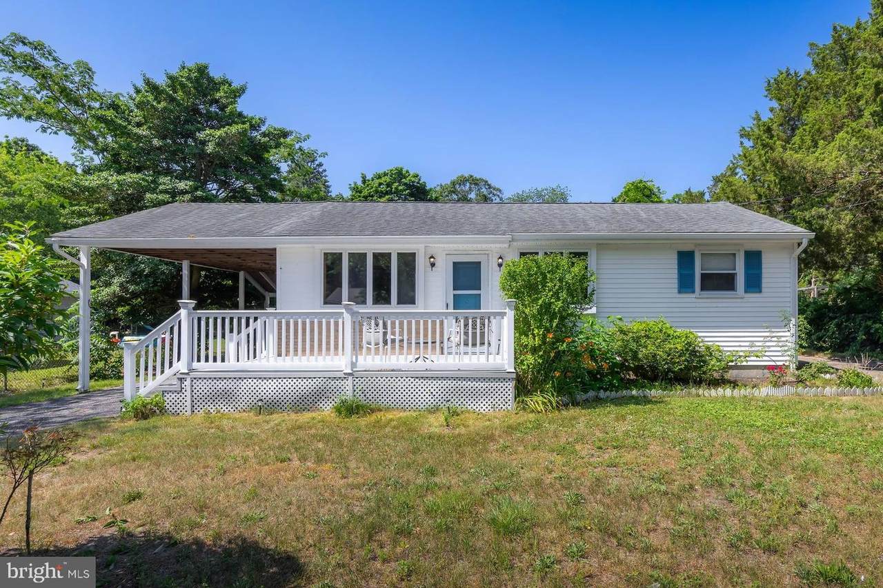 704 Chanese Lane - Photo 1