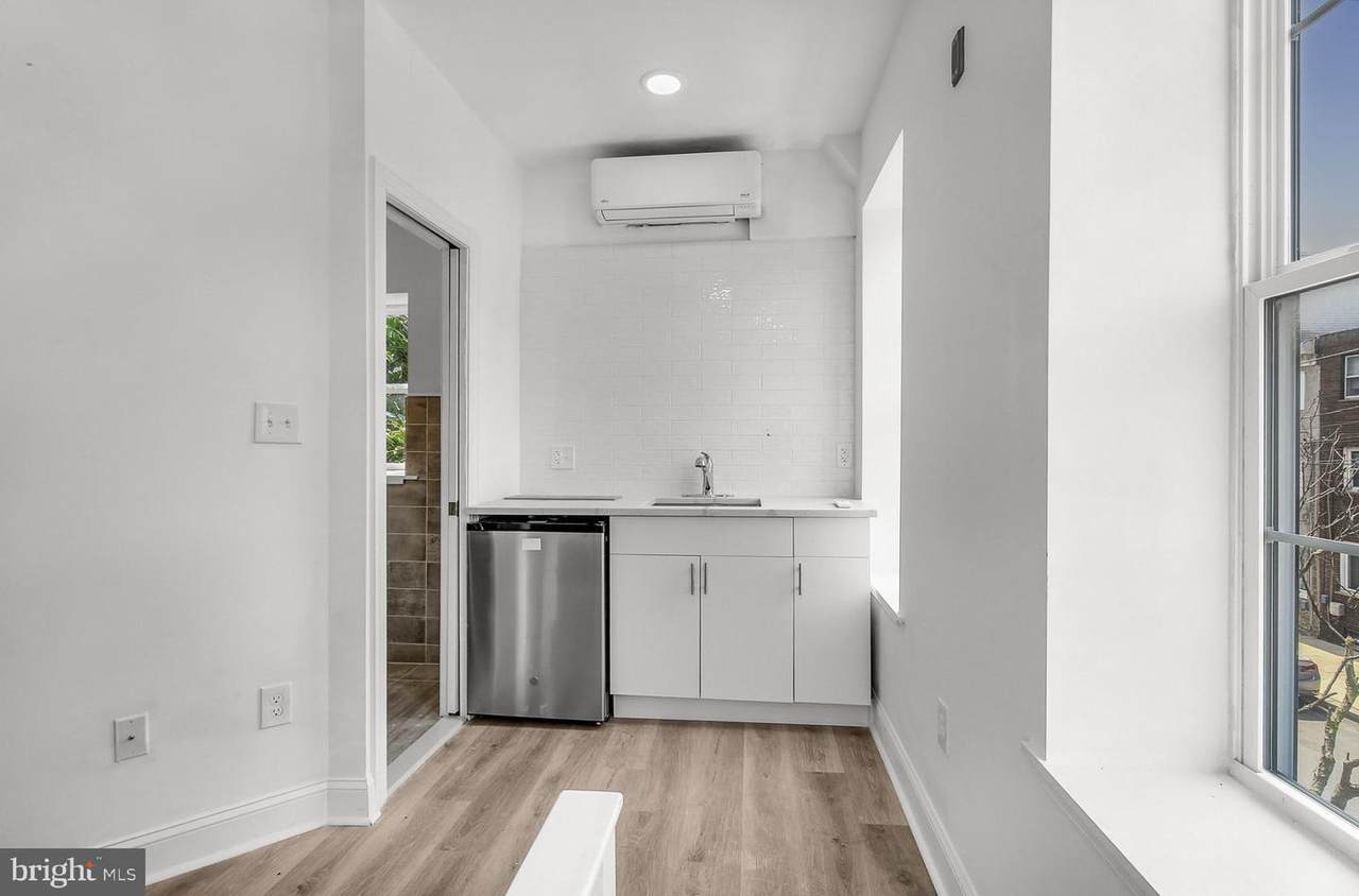 2046 Huntingdon Street - Photo 1